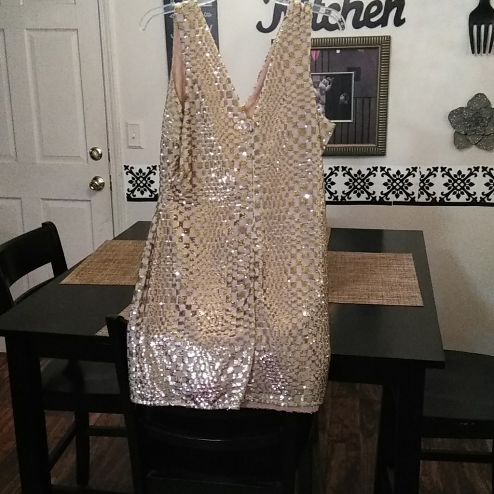 Dress - Picture 2 of 2